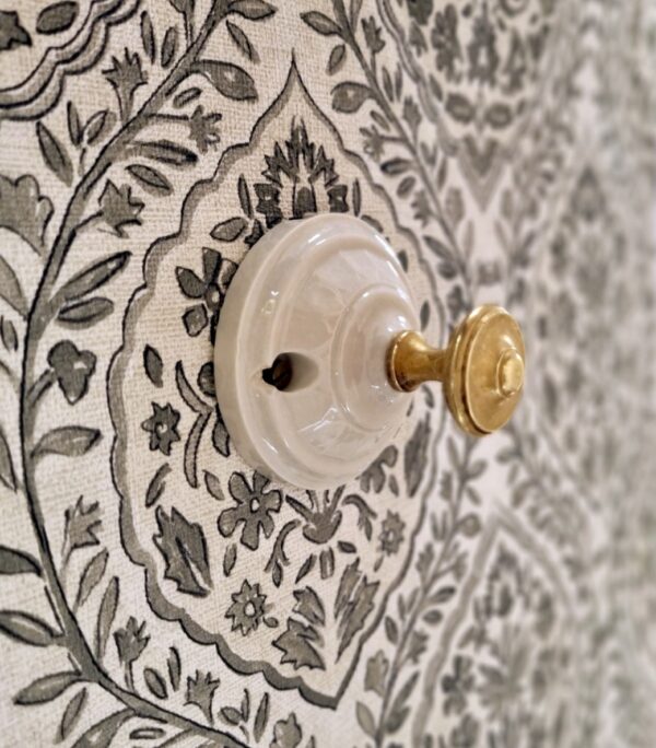 Patère murale en porcelaine et bouton laiton - Collection Les Imparfaites Bloomis