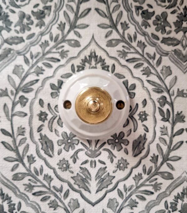 Patère murale en porcelaine et bouton laiton - Collection Les Imparfaites Bloomis