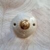 Patère murale en porcelaine et bouton laiton - Collection Les Imparfaites Bloomis