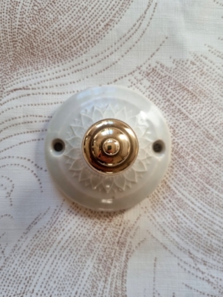Patère murale en porcelaine et bouton laiton - Collection Les Imparfaites Bloomis
