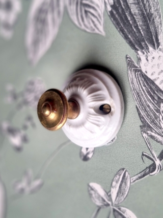 Patère murale en porcelaine et bouton laiton - Collection Les Imparfaites Bloomis