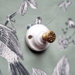 Patère murale en porcelaine et bouton laiton - Collection Les Imparfaites Bloomis