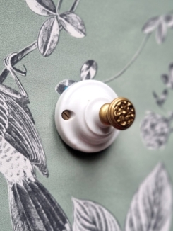 Patère murale en porcelaine et bouton laiton - Collection Les Imparfaites Bloomis