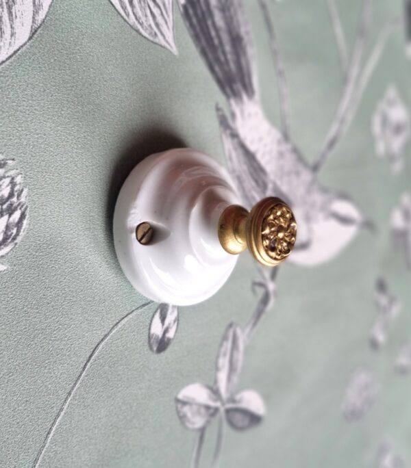 Patère murale en porcelaine et bouton laiton - Collection Les Imparfaites Bloomis