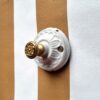 Patère murale en porcelaine et bouton laiton - Collection Les Imparfaites Bloomis