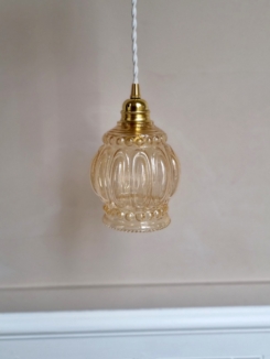 lampe-baladeuse-globe-ambre-ancien-luminaire-vintage-decoration-cable-blanc_bloomis