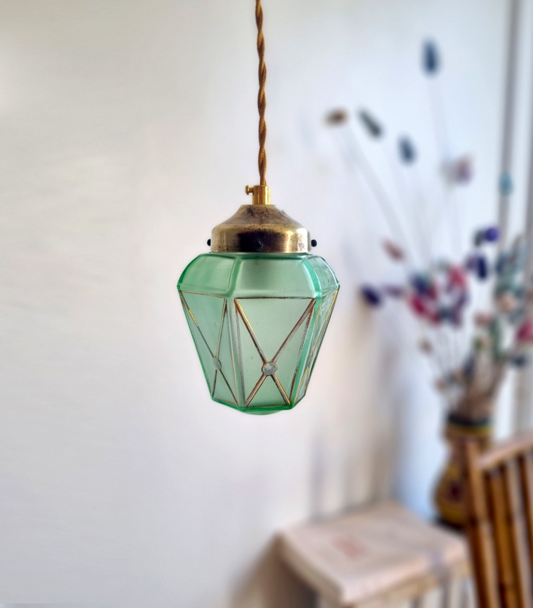 lampe-baladeuse-lanterne-laiton-vert-lagon-ancien-vintage-decoration-luminaire-fil-dore_bloomis