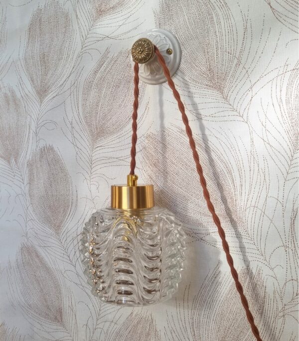 Lampe baladeuse en verre et Patère murale en porcelaine. Luminaire vintage et création upcycling Bloomis
