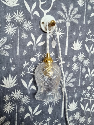 Patère murale en porcelaine et bouton laiton - Création Bloomis