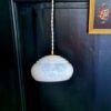 Lampe baladeuse art déco globe verre de clichy blanc. Luminaire vintage Bloomis