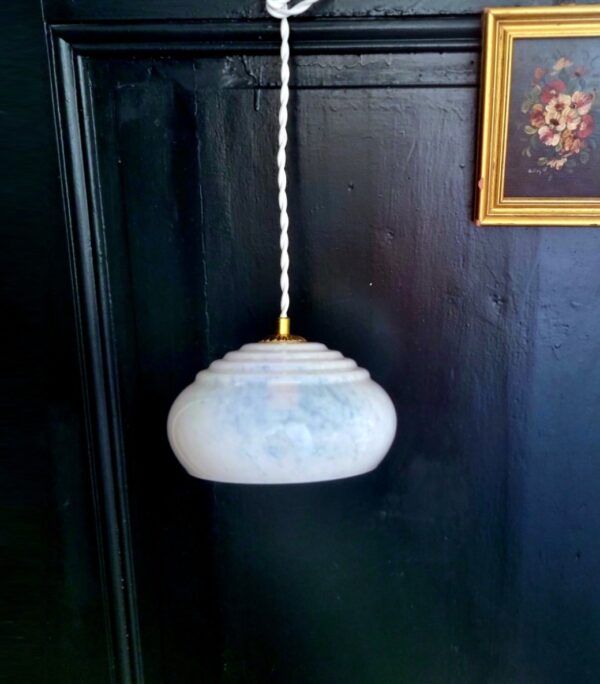 Lampe baladeuse art déco globe verre de clichy blanc. Luminaire vintage Bloomis