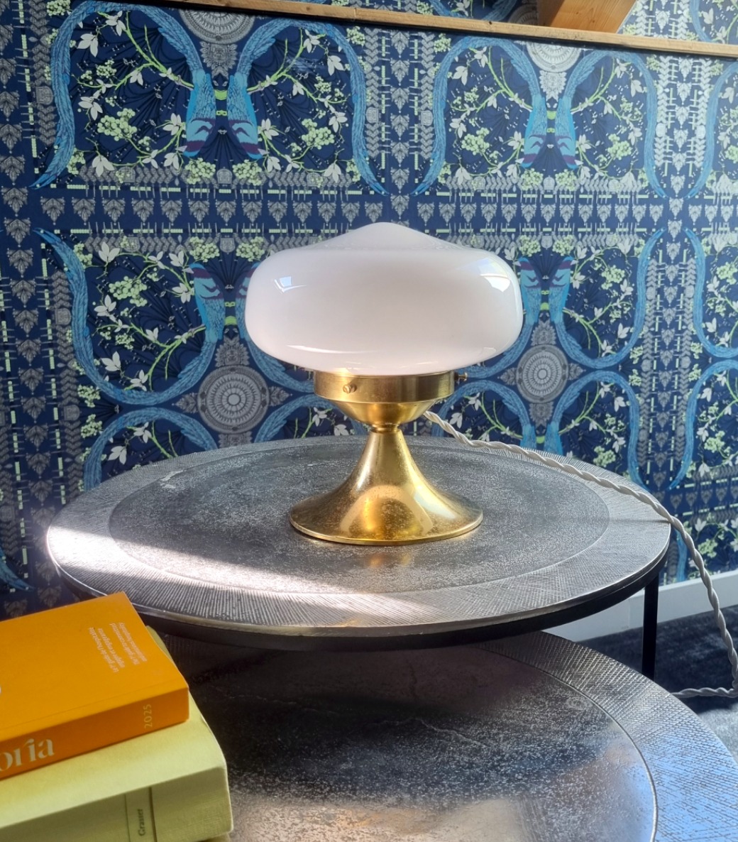 lampe-decoration-vintage-globe-champignon-opaline-blanc-upcycling_bloomis
