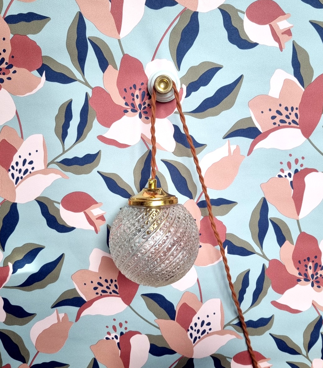 Patère murale en porcelaine et bouton laiton - Création Bloomis