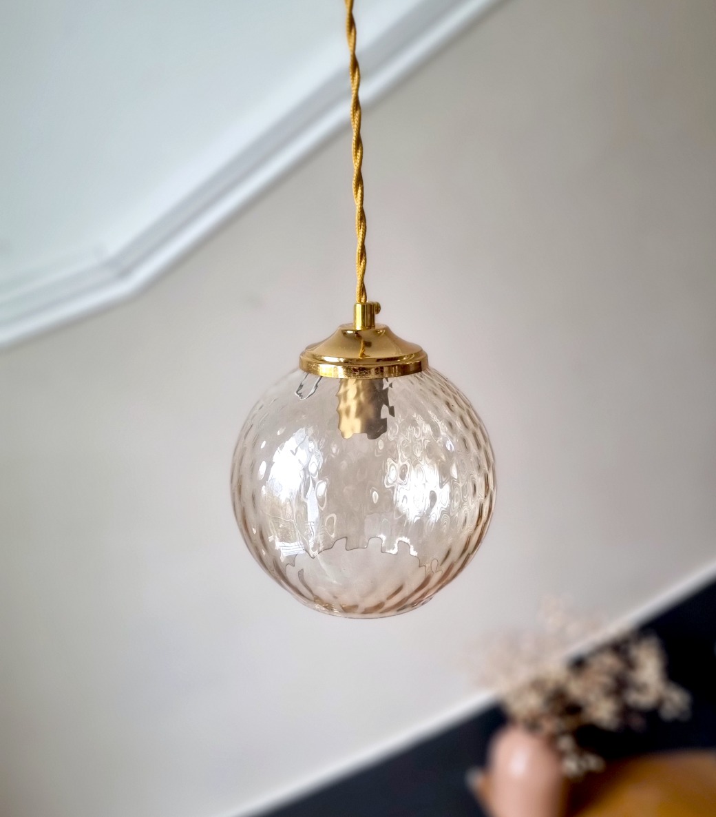 lampe-baladeuse-globe-verre-ambre-vintage-ancien-upcycling-deco-fil-dore_bloomis