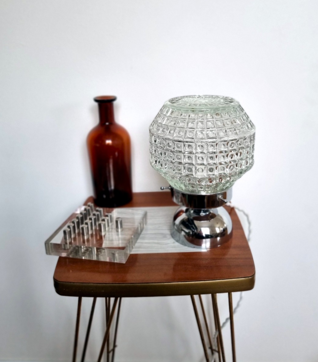 lampe-globe-pied-chrome-vintage-decoration-upcycling_bloomis