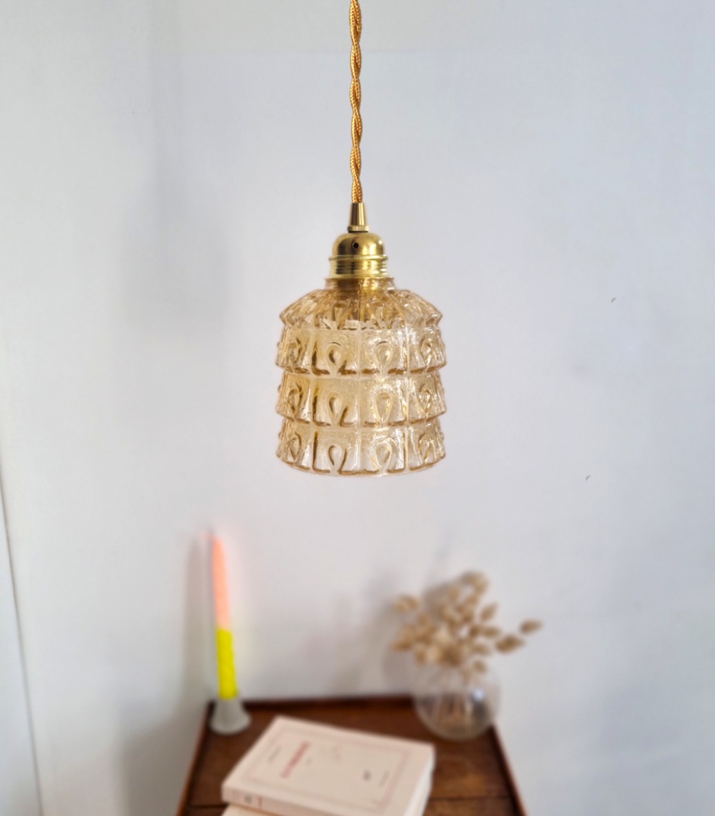 Lampe baladeuse globe verre ambré et son cordon tressé à personnaliser. Luminaire vintage Bloomis