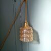 Lampe baladeuse globe verre ambré et son cordon tressé à personnaliser. Luminaire vintage Bloomis