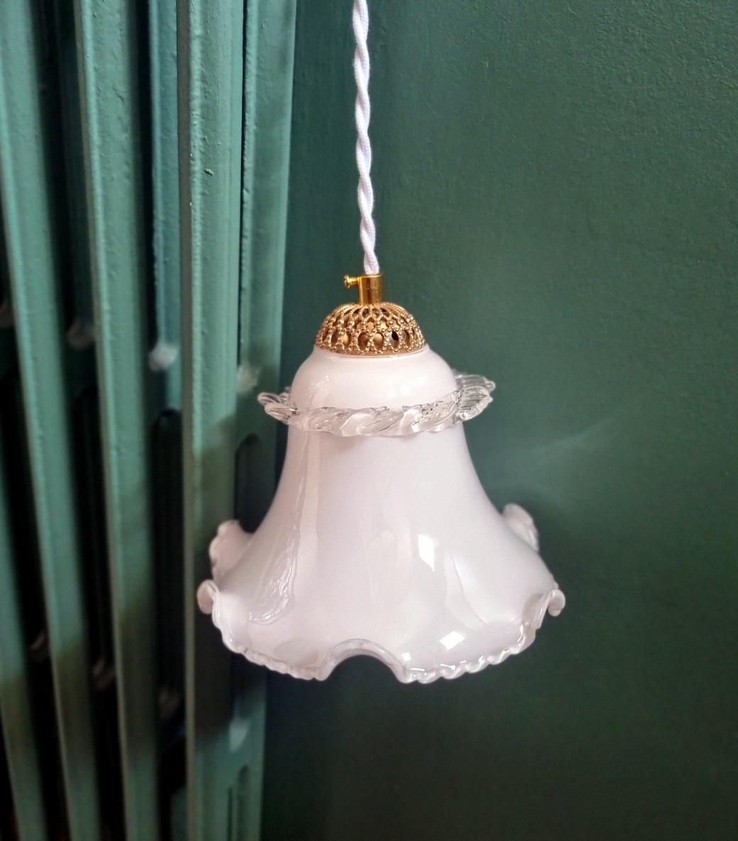 lampe-baladeuse-tulipe-opaline-murano-luminaire-upcycling_bloomis Lampe baladeuse tulipe en opaline et verre murano. Luminaire upcycling Bloomis