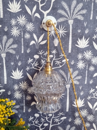 patere-murale-rosace-porcelaine-laiton-upcycling-suspension-lampe-baladeuse_bloomis