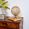 lampe-a-poser-globe-ambre-vintage-decoration-upcycling-creation_bloomis