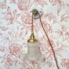 patere-murale-rosace-porcelaine-bouton-laiton-lampe-accroche-baladeuse_bloomis