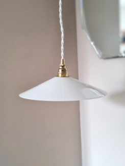 suspension-opaline-blanche-vintage-lisse-luminaire-ancien-cable-torsade_bloomis