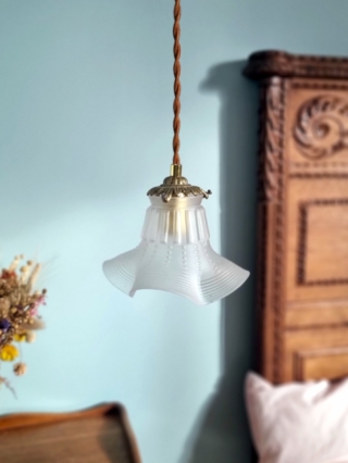 Lampe-baladeuse-tulipe-griffe-laiton-deco-vintage-luminaire-cordon-daim_bloomis