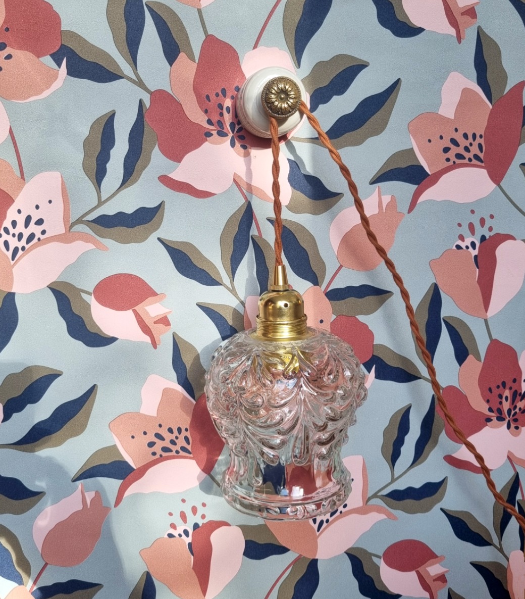 patere-murale-porcelaine-bouton-laiton-accrocher-baladeuse-deco-upcycling_bloomis
