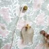 patere-rosace-porcelaine-accroche-mur-upcycling-lampe-baladeuse-decoration-maison_bloomis Patère murale en porcelaine et bouton laiton - Création upcycling Bloomis