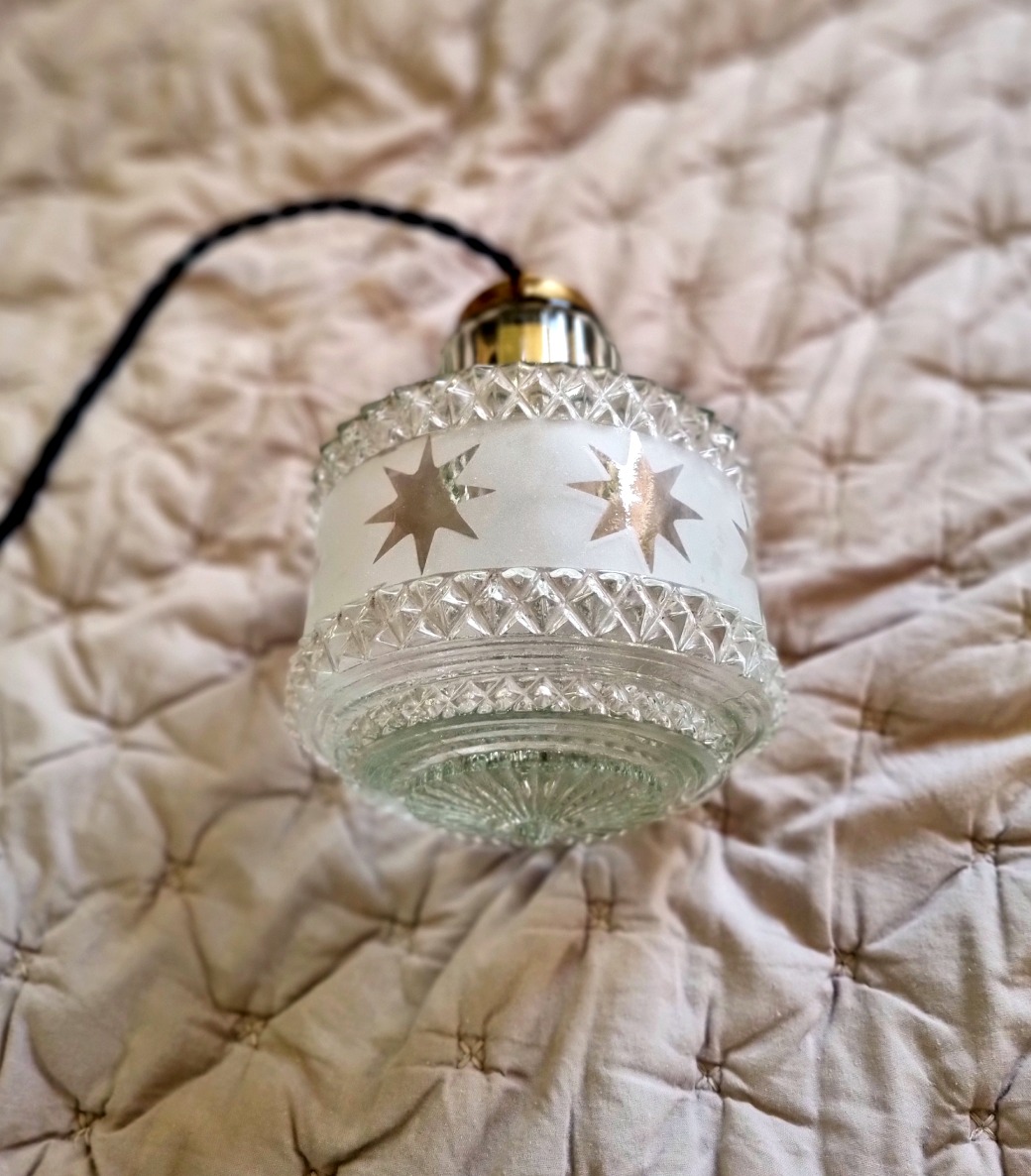 suspension-verre-luminaire-vintage-facettes-etoiles-decoration-cable-noir_bloomis