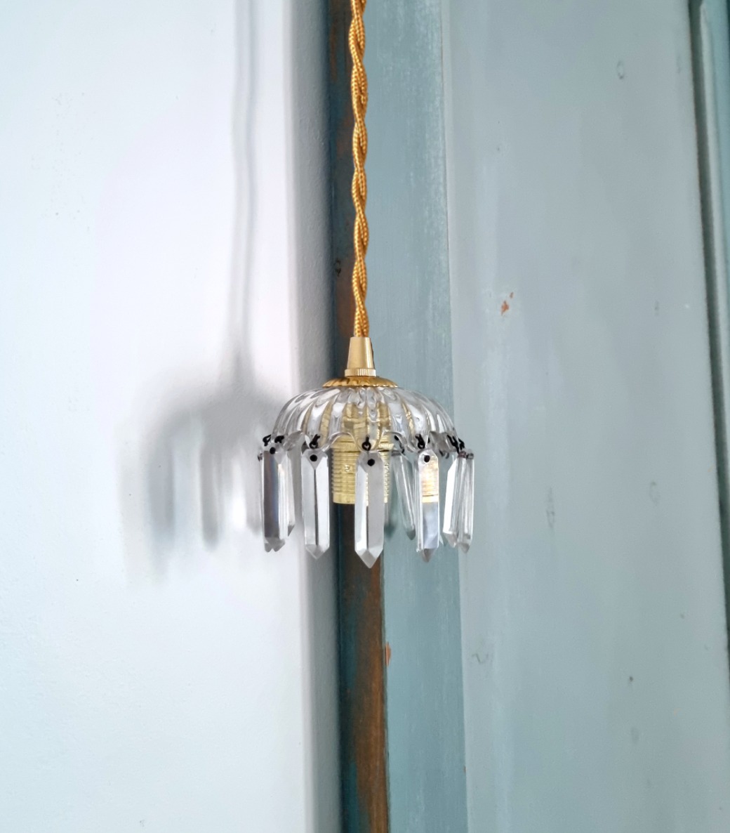 Lampe baladeuse bobèche et pampilles et son cordon tressé à personnaliser. Luminaire vintage Bloomis