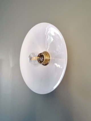 front-applique-murale-opaline-blanc-vintage-ancien-upcycling-slowdeco-luminaire_bloomis