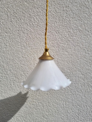 lampe-baladeuse-opaline-blanc-deco-luminaire-vintage-cordon-or_bloomis