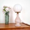 lampe-opaline-rose-pied-torsade-globe-blanc-vintage-ancien-upcycled_bloomis