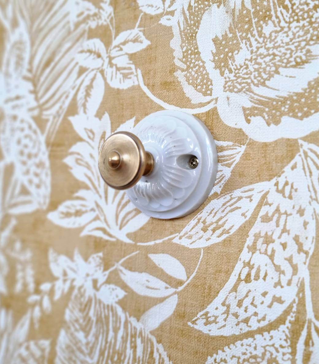 patere-murale-porcelaine-moulure-accroche-baladeuse-decoration-upcycling-vintage_bloomis