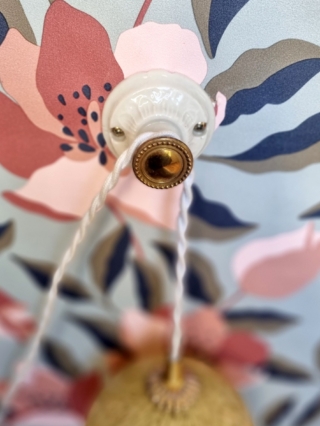 patere-porcelaine-moulure-murale-accroche-baladeuse-deco-upcycling_bloomis